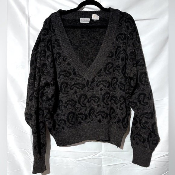 Black Paisley Printed Wool Vneck Knit Sweater Jumper Essentiels Size Large - Picture 1 of 7